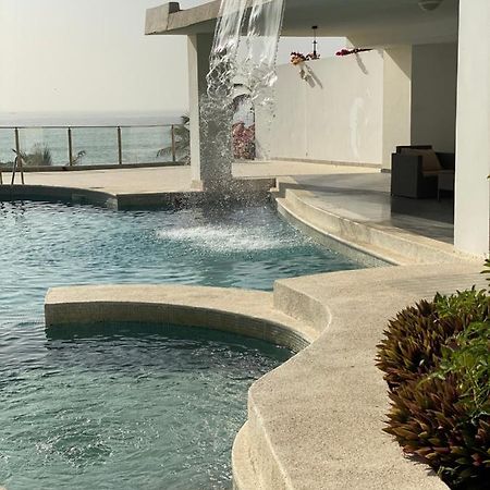 Villa Somone Pied Dans L'Eau Buitenkant foto